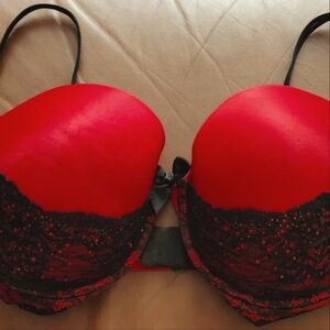 Sexy, bejeweled Victoria's  Secret Push Up Bra, 38D,  thin convertible straps